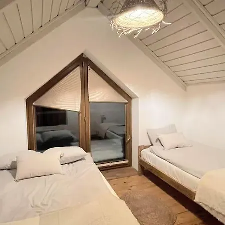 Casa de Férias Lesny Dom Z Basenem W Okolicy Zegrza *