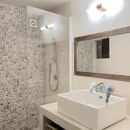 Casa de Férias Lesny Dom Z Basenem W Okolicy Zegrza