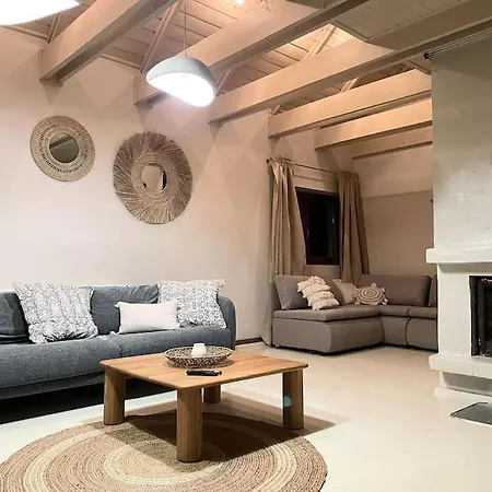 Lesny Dom Z Basenem W Okolicy Zegrza