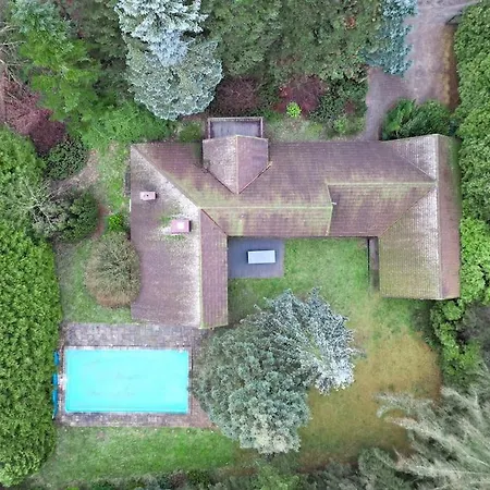 Lesny Dom Z Basenem W Okolicy Zegrza *